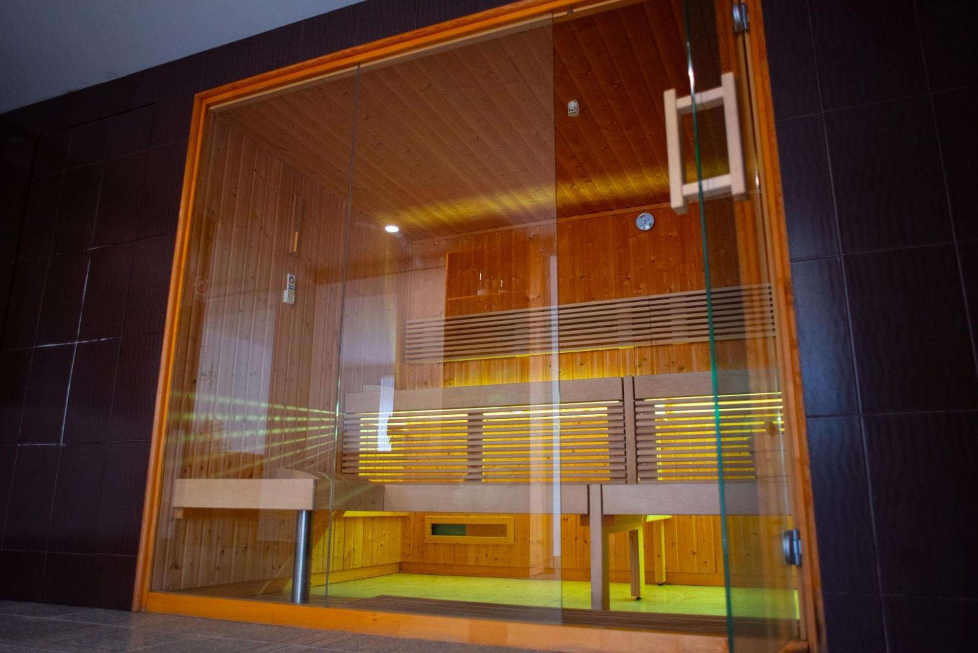 Yael Luxury Apartments 2 Busteni Luaran gambar
